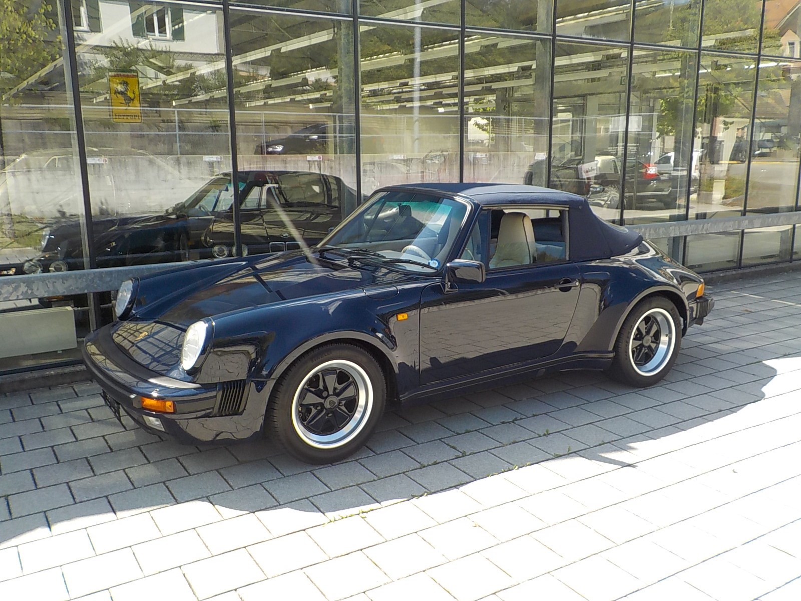 PORSCHE 911 Carrera Cabrio-image-1