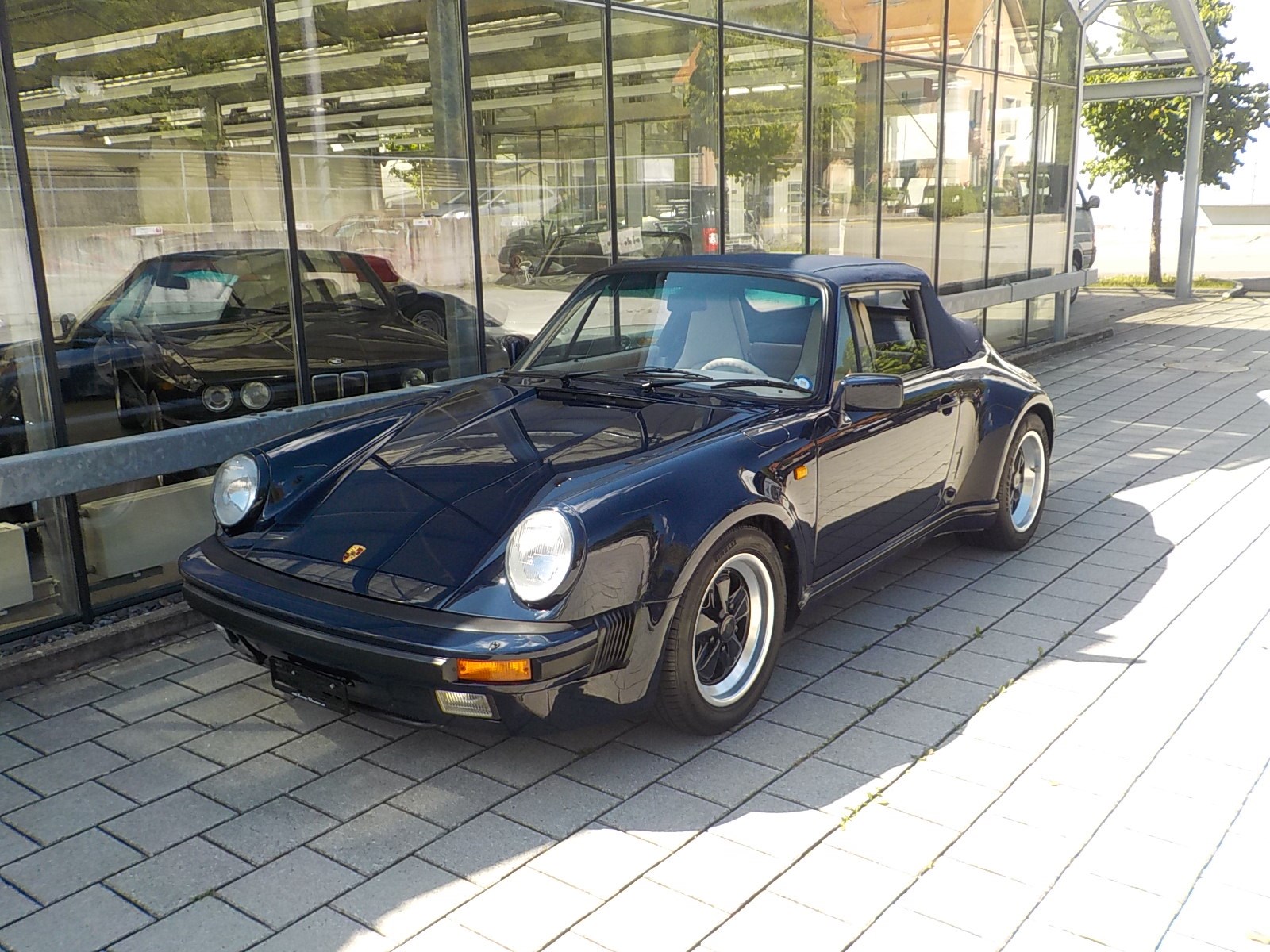 PORSCHE 911 Carrera Cabrio-image-0