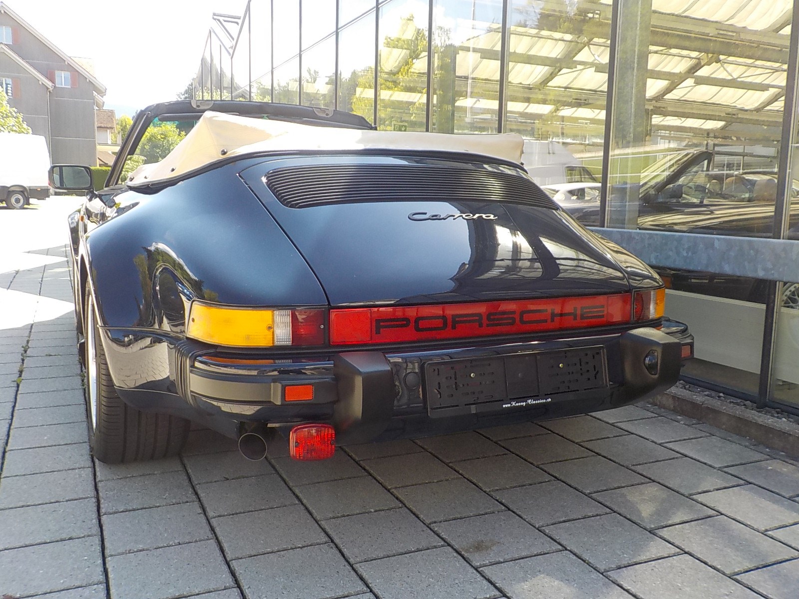 PORSCHE 911 Carrera Cabrio-image-8