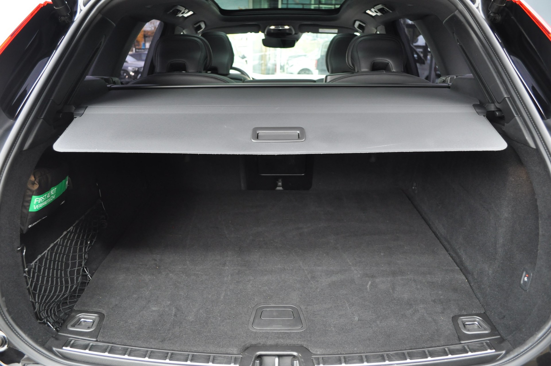 VOLVO XC60 T8 eAWD-image-13