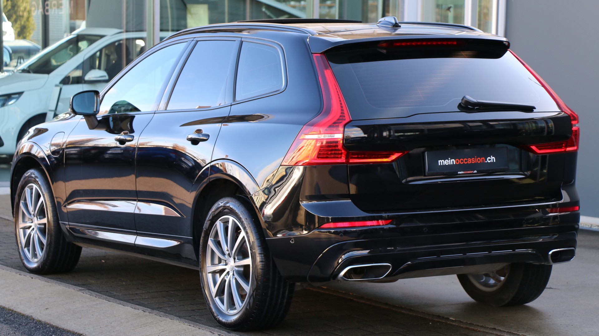 VOLVO XC60 T8 eAWD-image-3