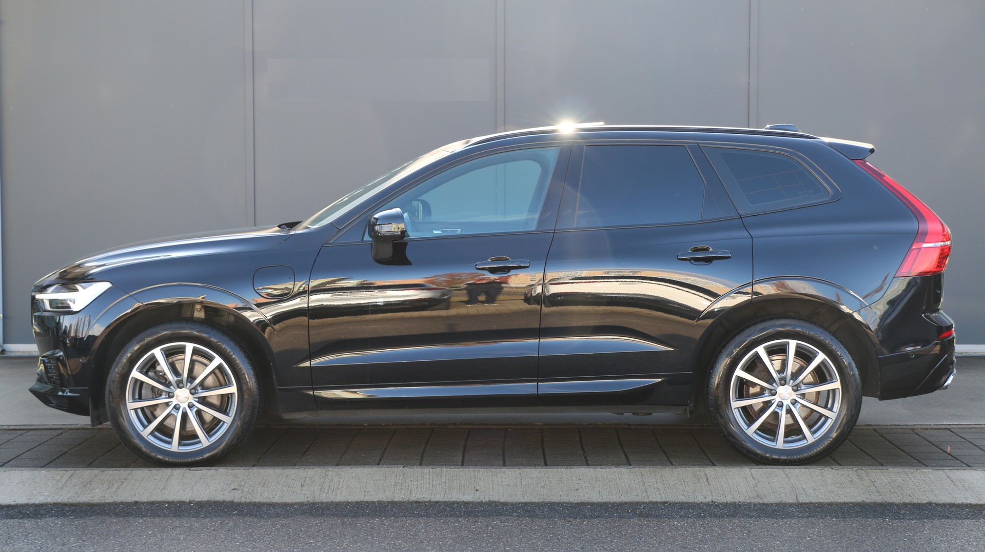 VOLVO XC60 T8 eAWD-image-2
