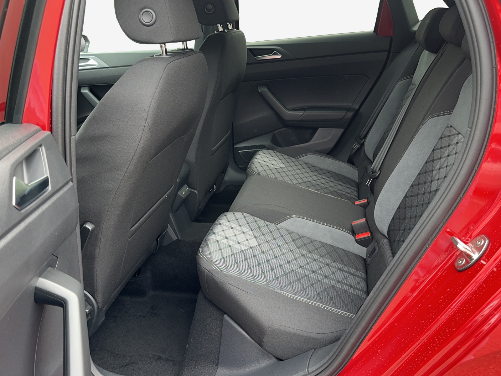 VW Polo 1.0 TSI R-Line DSG-image-8