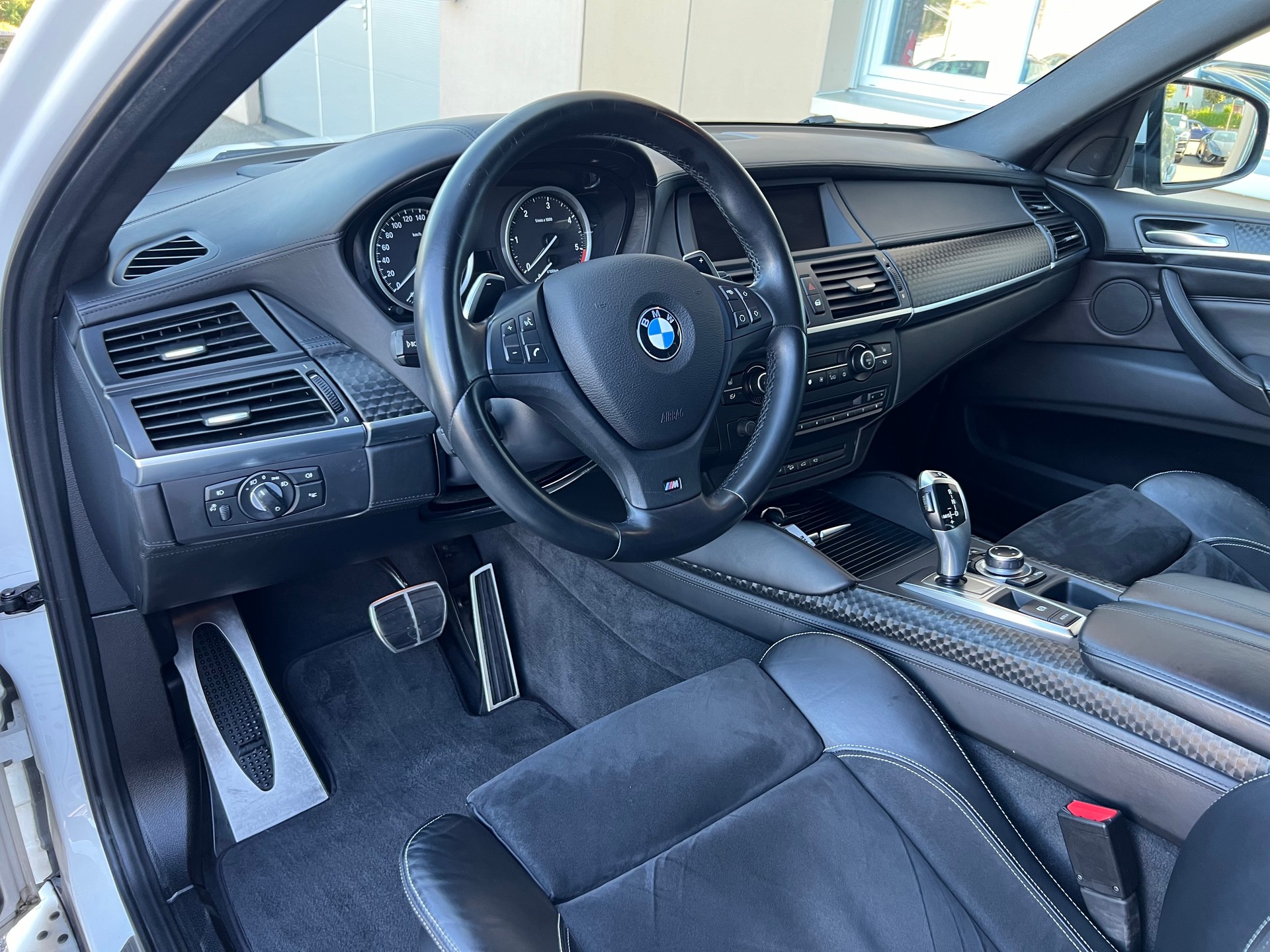 BMW X6 xDrive 40d I 306 PS I M SPORT PAKET I Steptronic-image-12