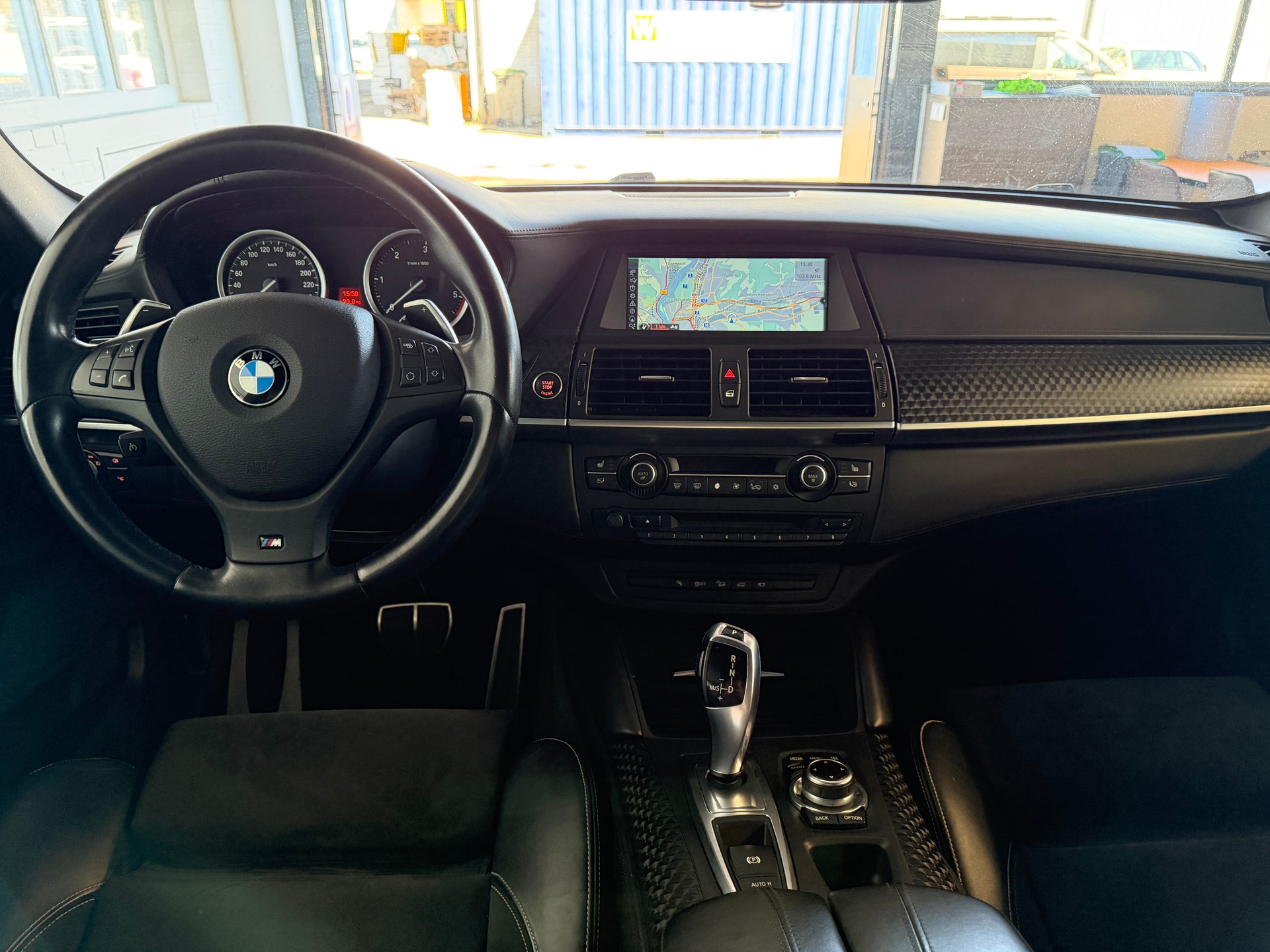 BMW X6 xDrive 40d I 306 PS I M SPORT PAKET I Steptronic-image-11
