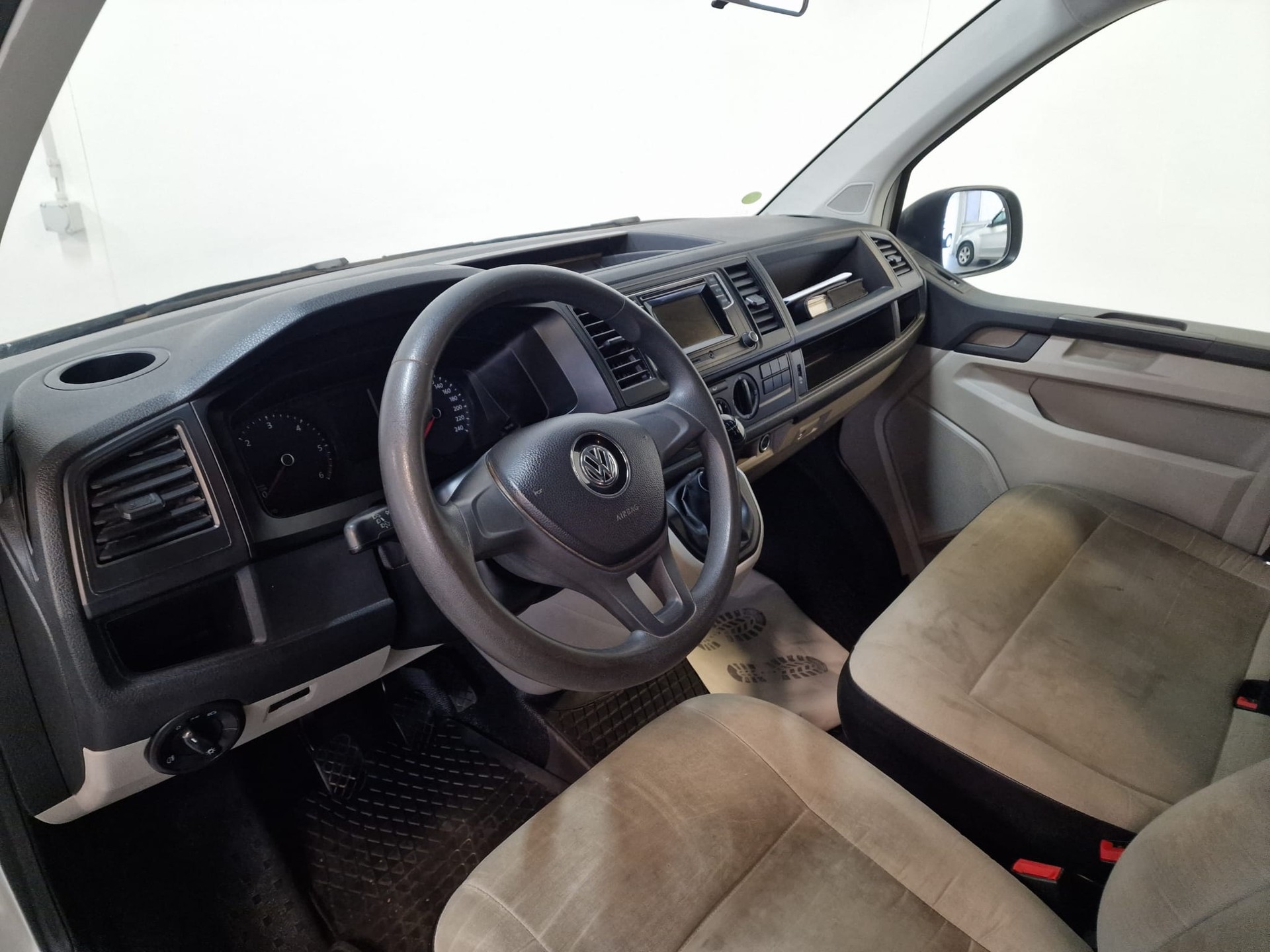 VW T6 2.0 TDI Euro 6-image-13
