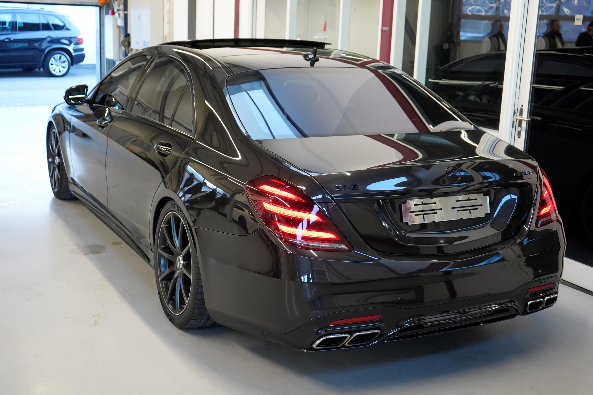 MERCEDES-BENZ S 63 AMG L 4Matic+ 9G-Tronic-image-5