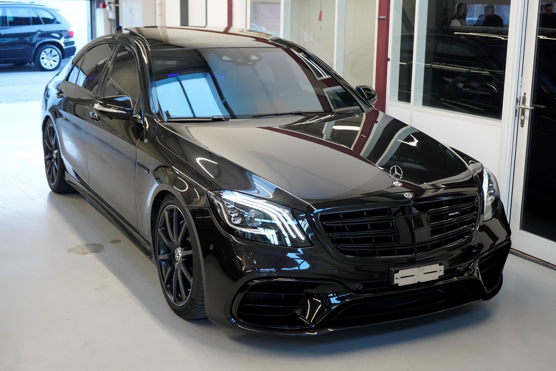 MERCEDES-BENZ S 63 AMG L 4Matic+ 9G-Tronic-image-9