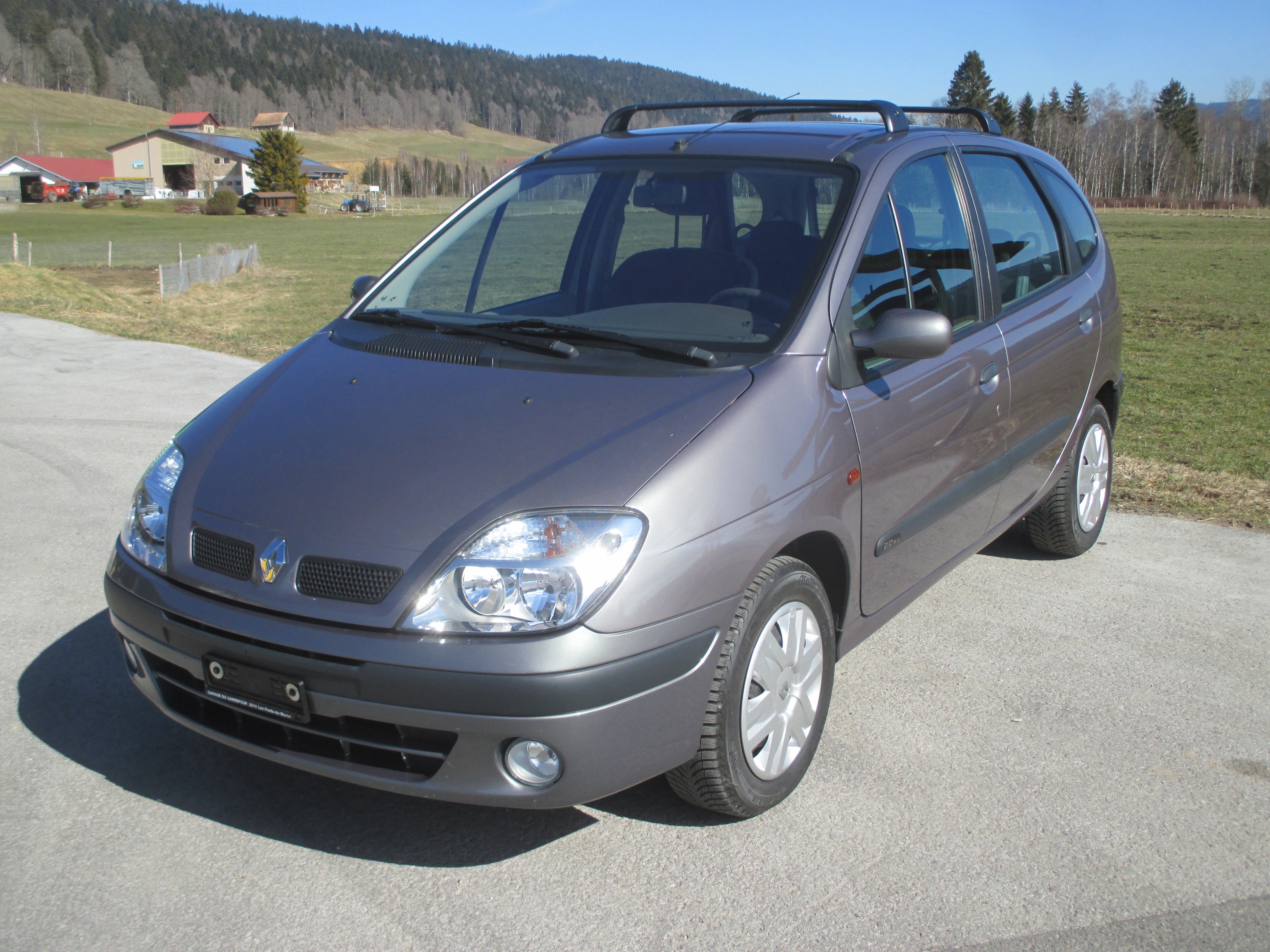 RENAULT Scénic 2.0 16V Expression (Kompaktvan / Minivan)