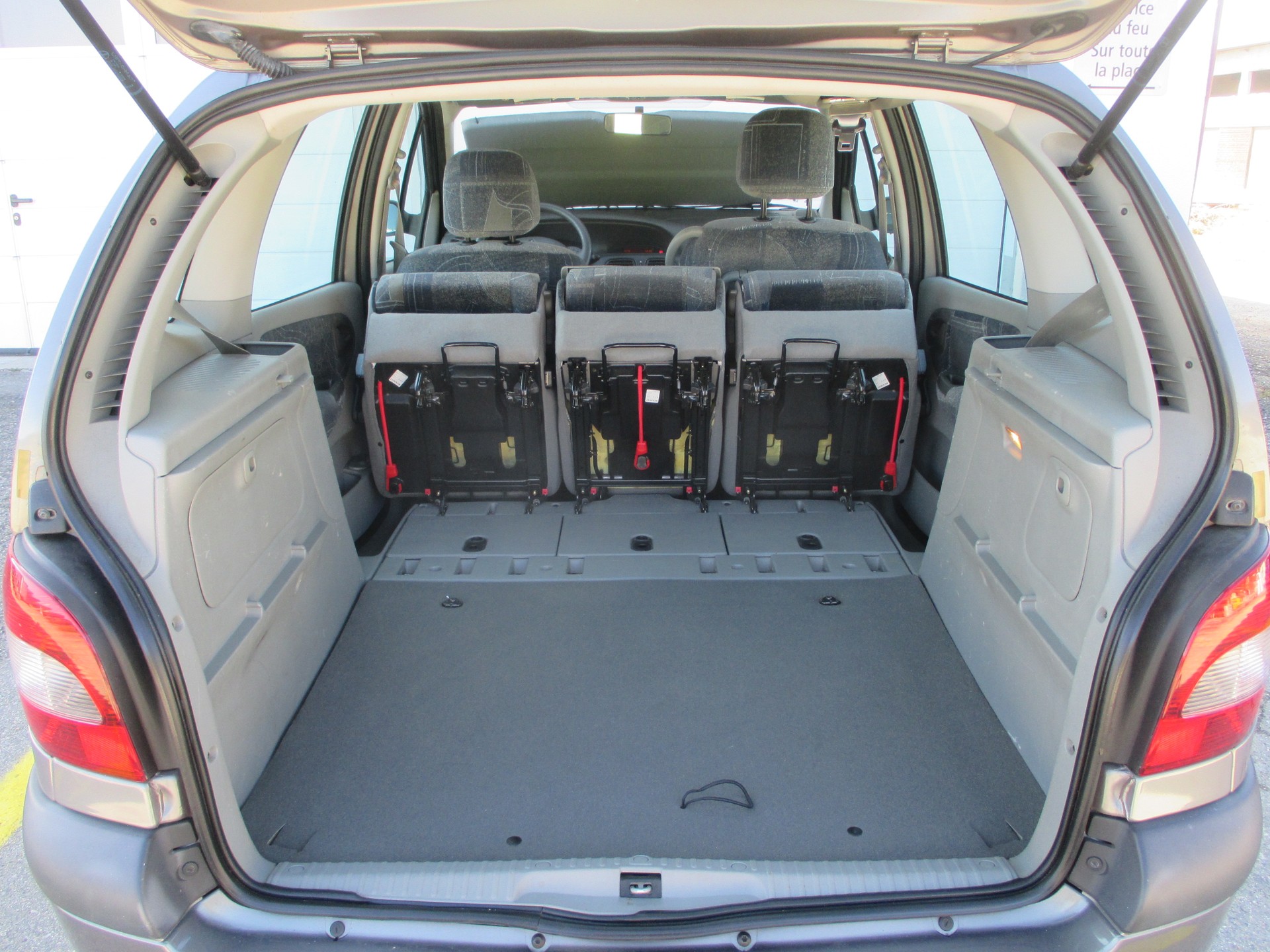 RENAULT Scénic 2.0 16V Expression-image-8
