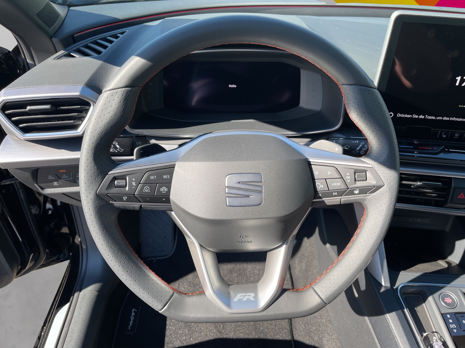 SEAT Leon 1.5 eTSI mHEV DSG 75 Edition-image-5