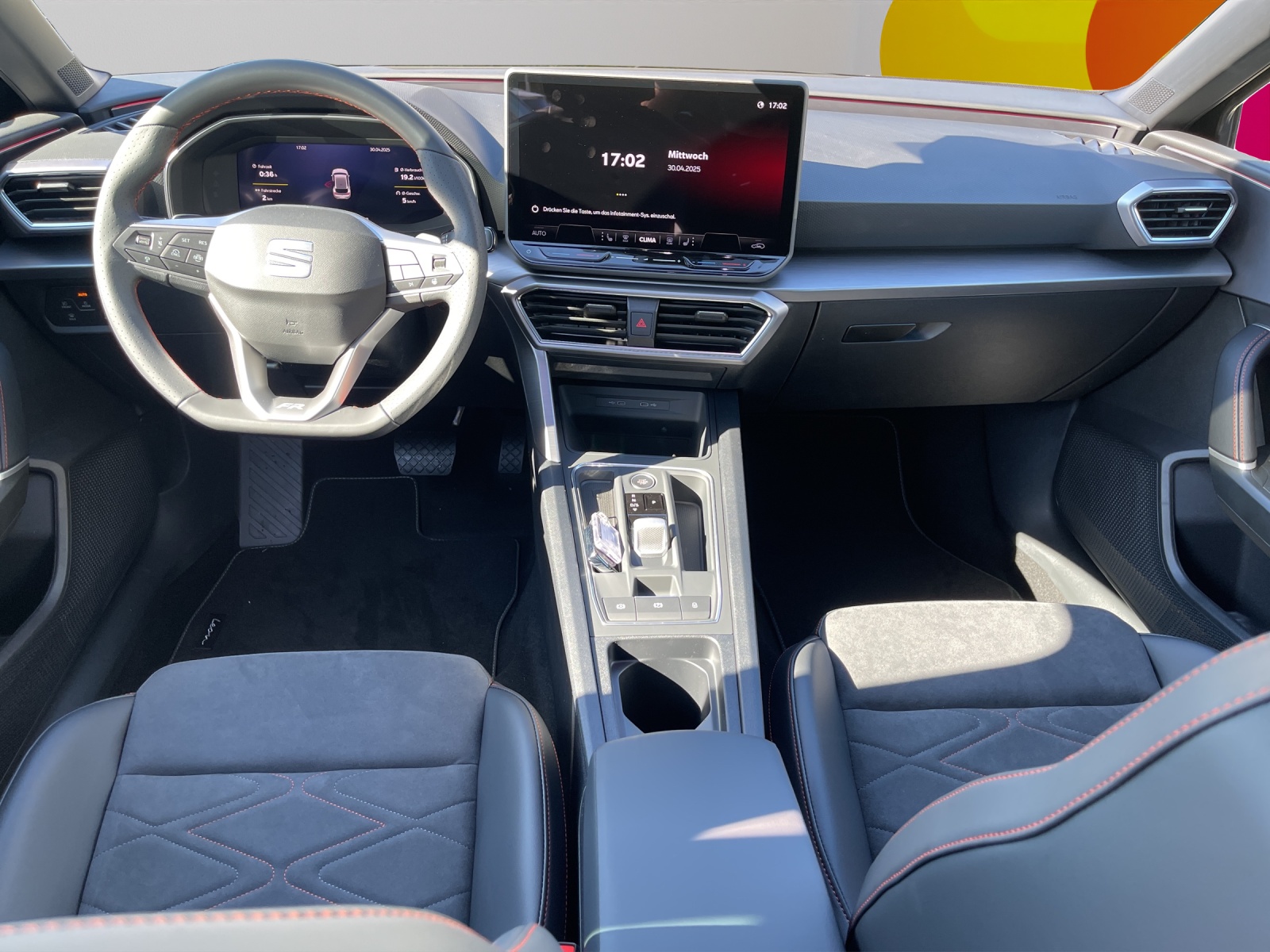 SEAT Leon 1.5 eTSI mHEV DSG 75 Edition-image-8