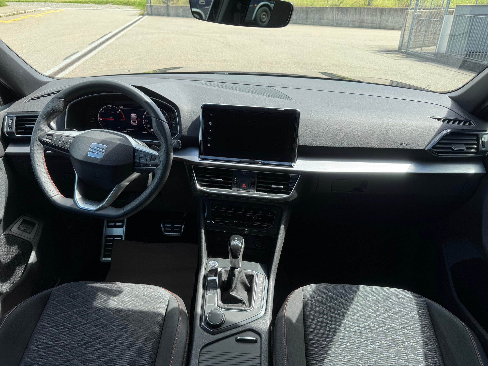 SEAT Tarraco 1.4 e-HYBRID DSG Move FR-image-9