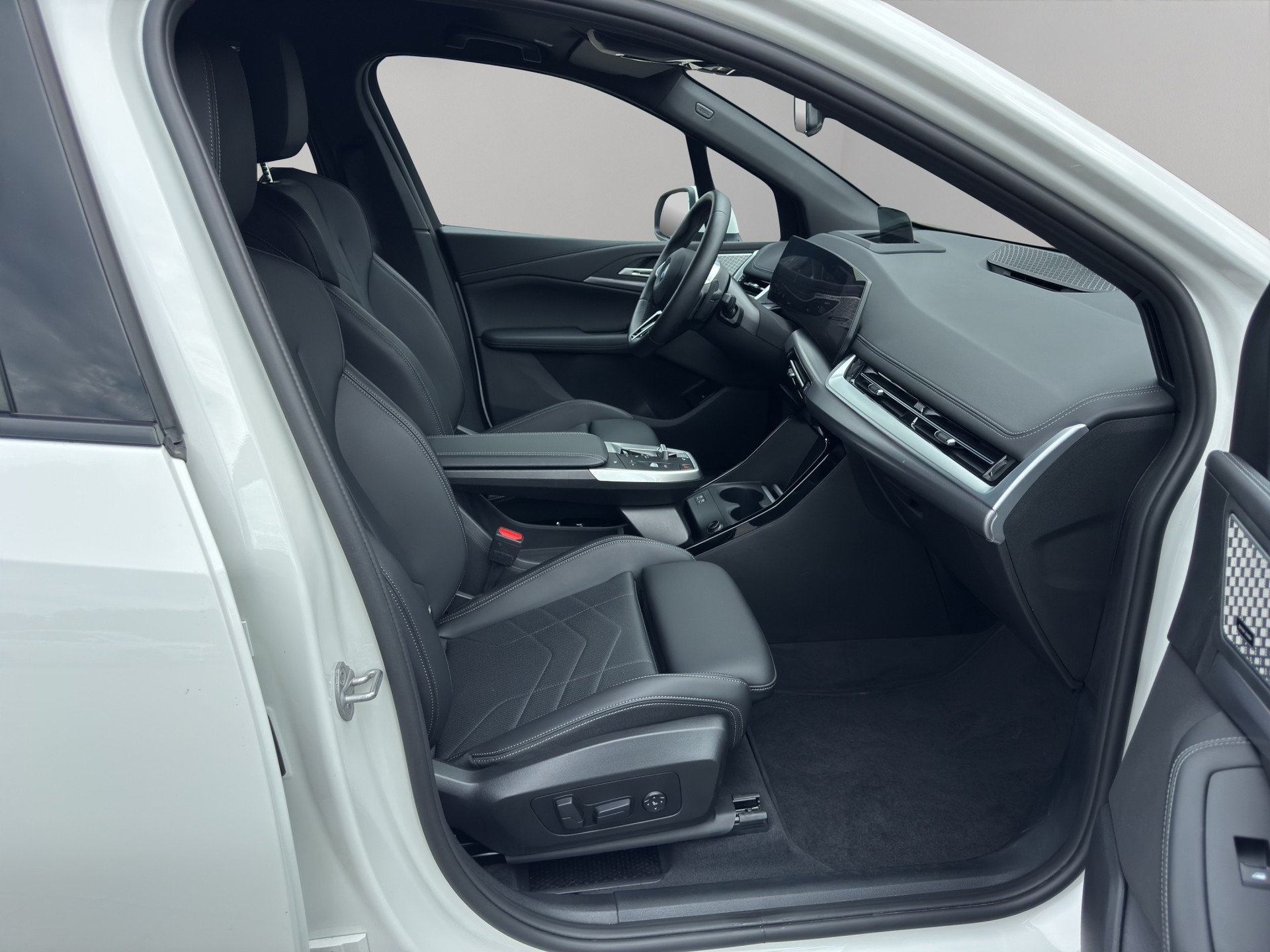 BMW 223d Active Tourer xDrive M Sport DKG-image-17