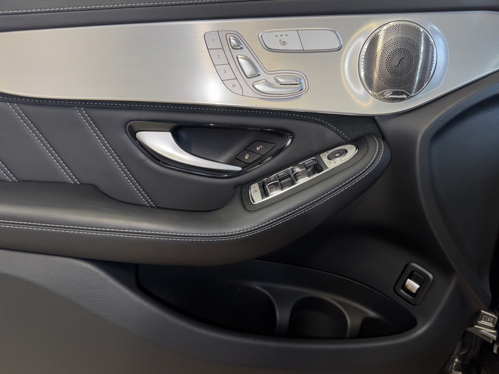 MERCEDES-BENZ GLC 63 S AMG 4Matic 9G-Tronic-image-15