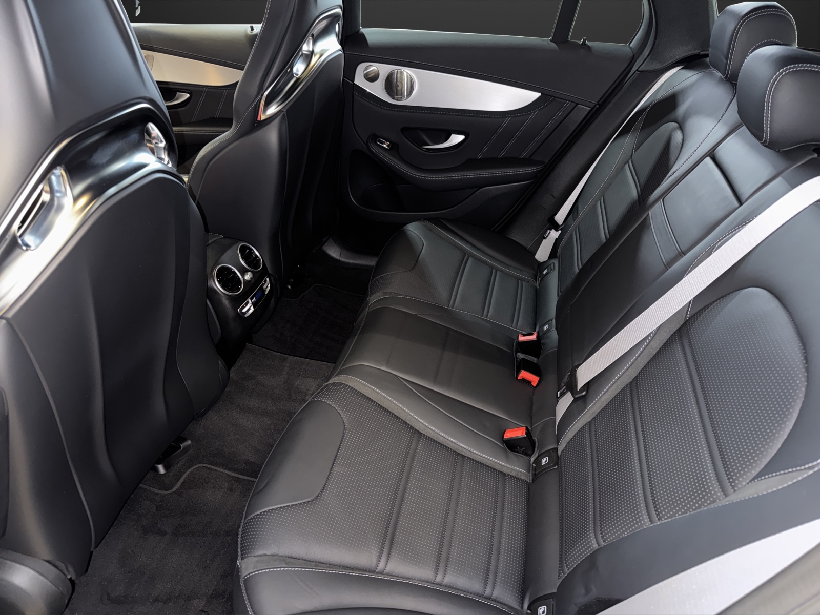 MERCEDES-BENZ GLC 63 S AMG 4Matic 9G-Tronic-image-8