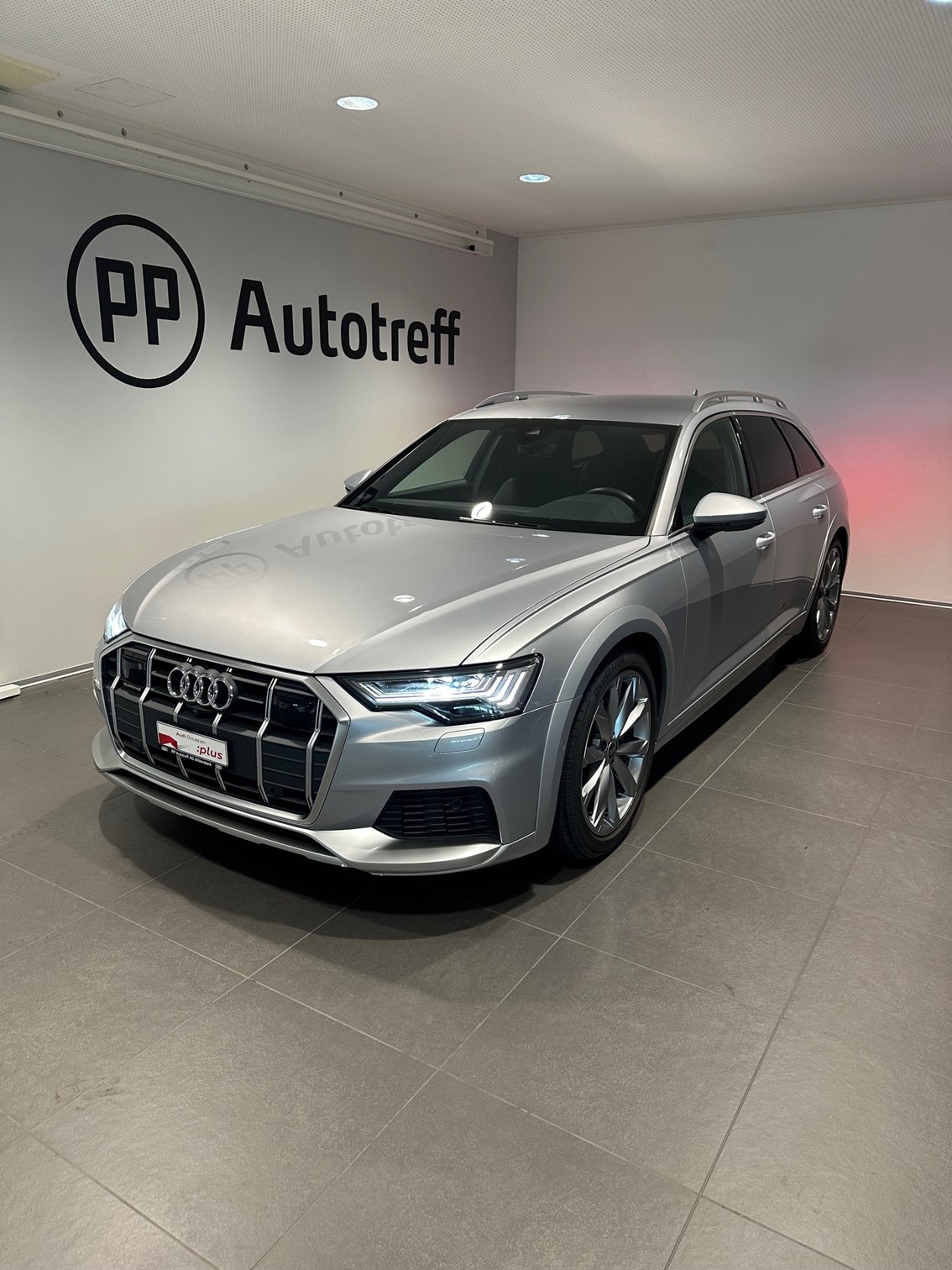 AUDI A6 Avant 40 TDI quattro S-tronic-image-0