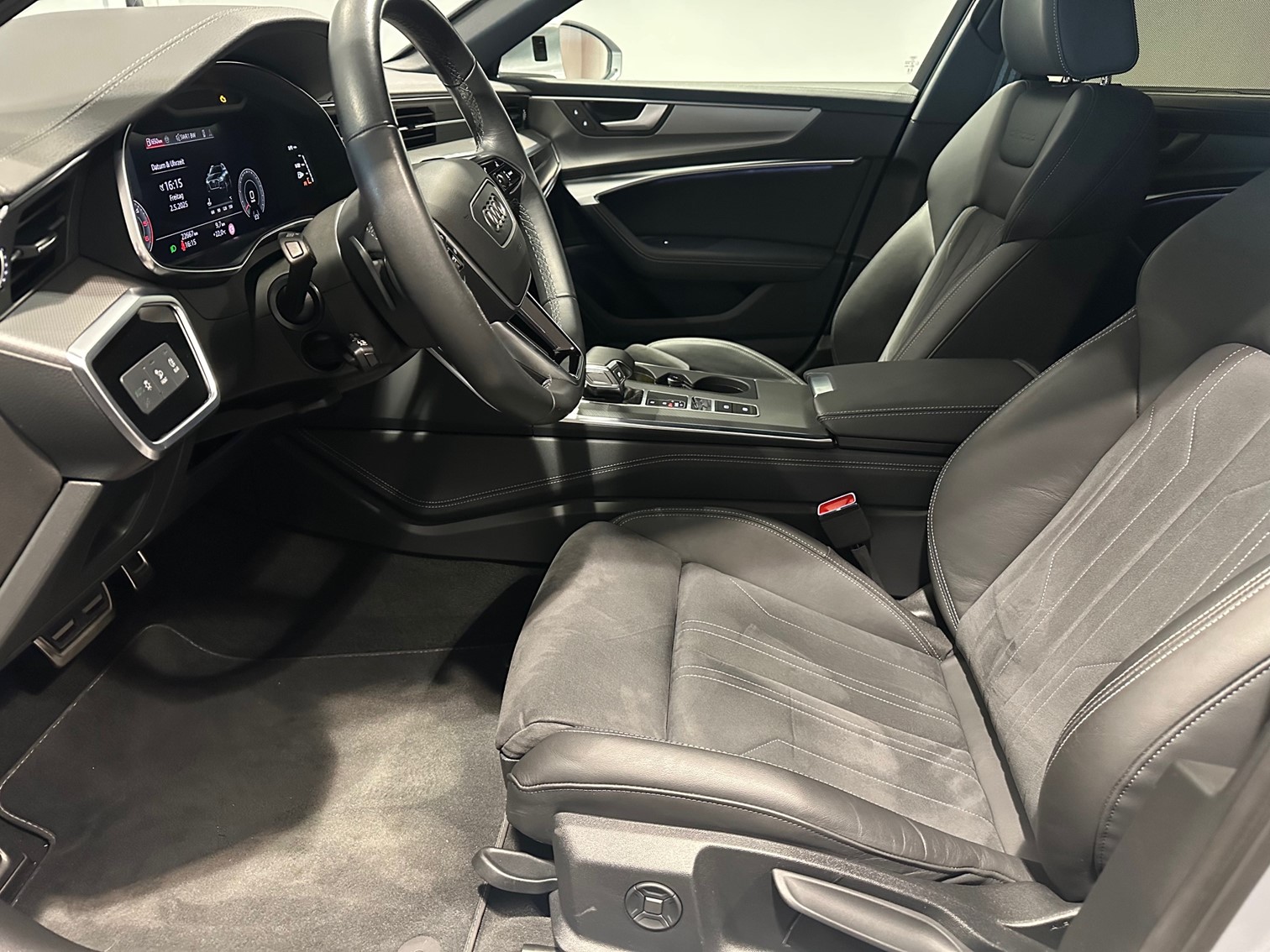 AUDI A6 Avant 40 TDI quattro S-tronic-image-3