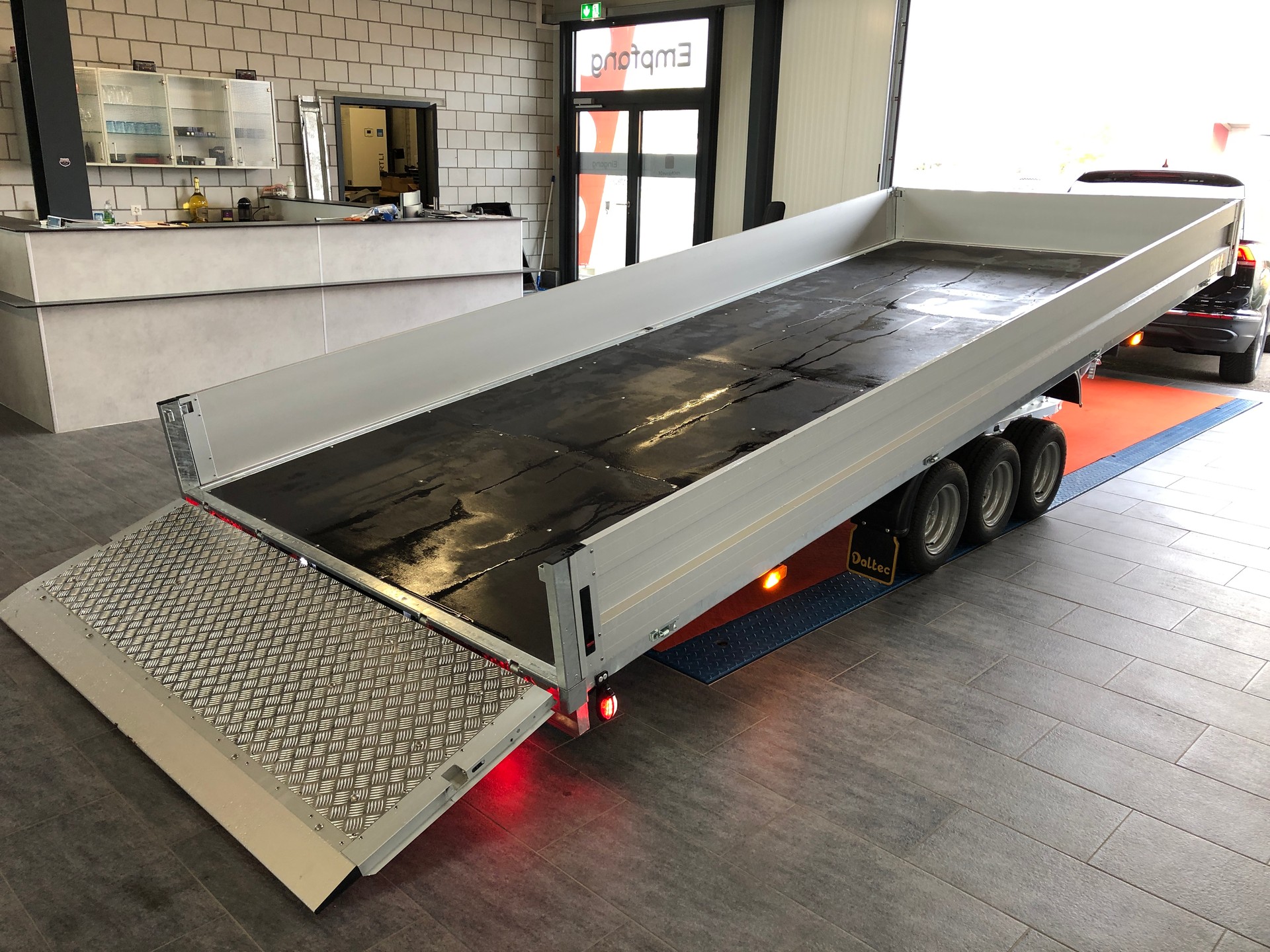 AGADOS Jumbo 3-showroom-element-1