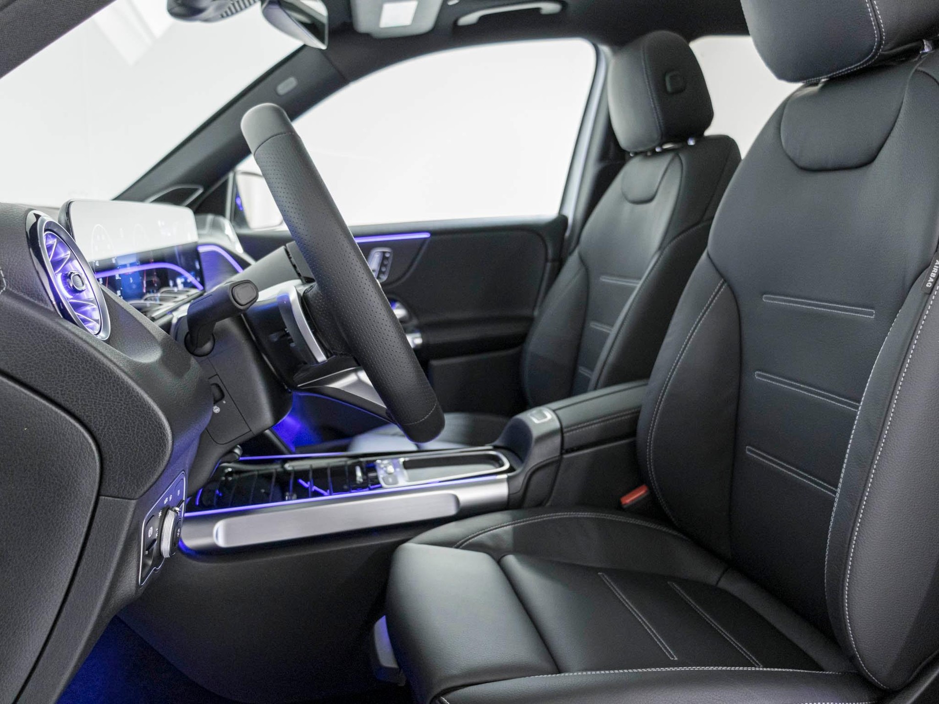 MERCEDES-BENZ GLB 220 d 4MATIC-image-7