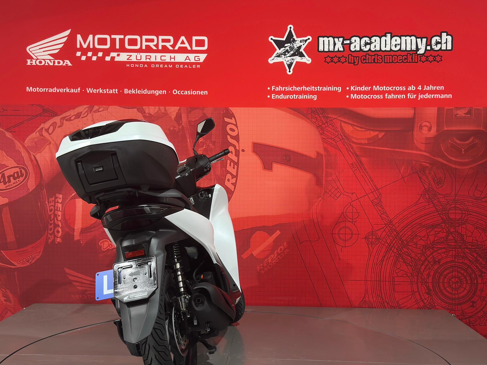 HONDA SH 125 + *Matte Pearl Cool White**DEMO-BIKE*-image-4