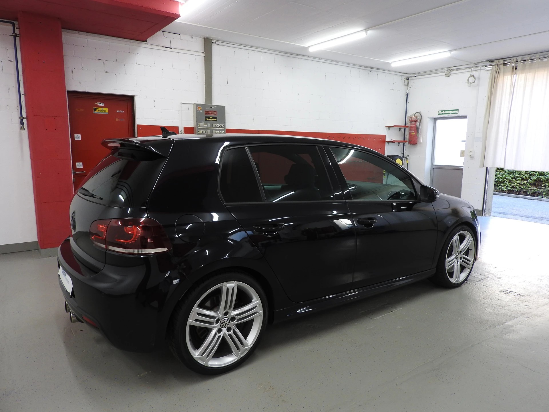 VW Golf 2.0 TSI R Team 4Motion, frisch ab MFK, Servicegepflegt, Leder, NAVI, RFK, 8-fach, Garantie-showroom-element-3