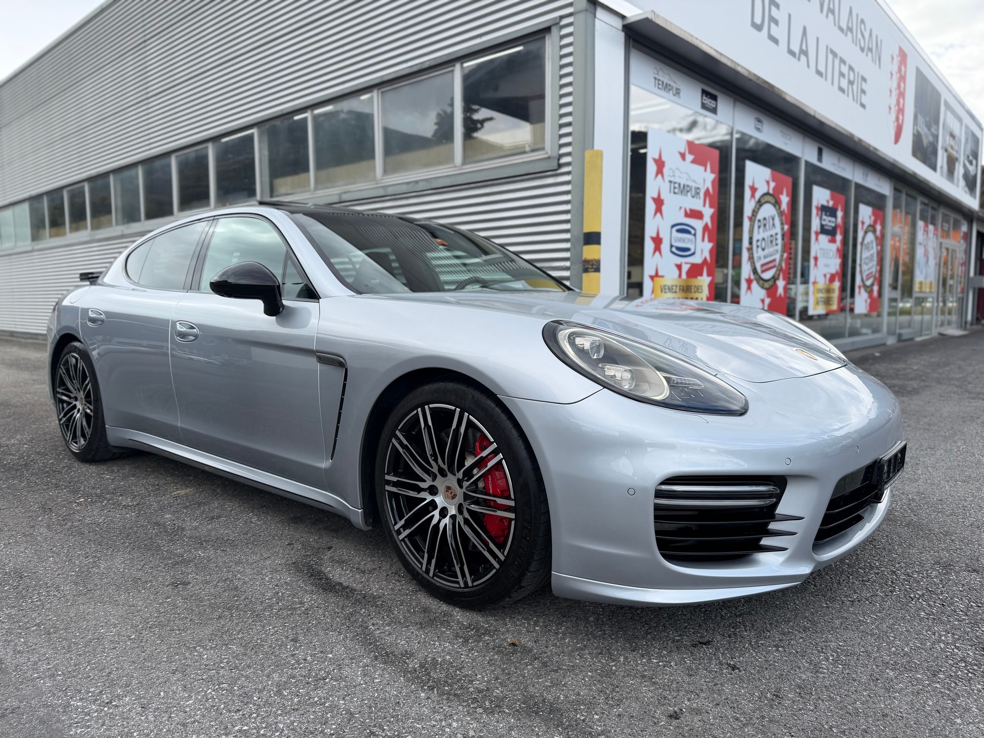 PORSCHE Panamera GTS 4.8 PDK-image-2