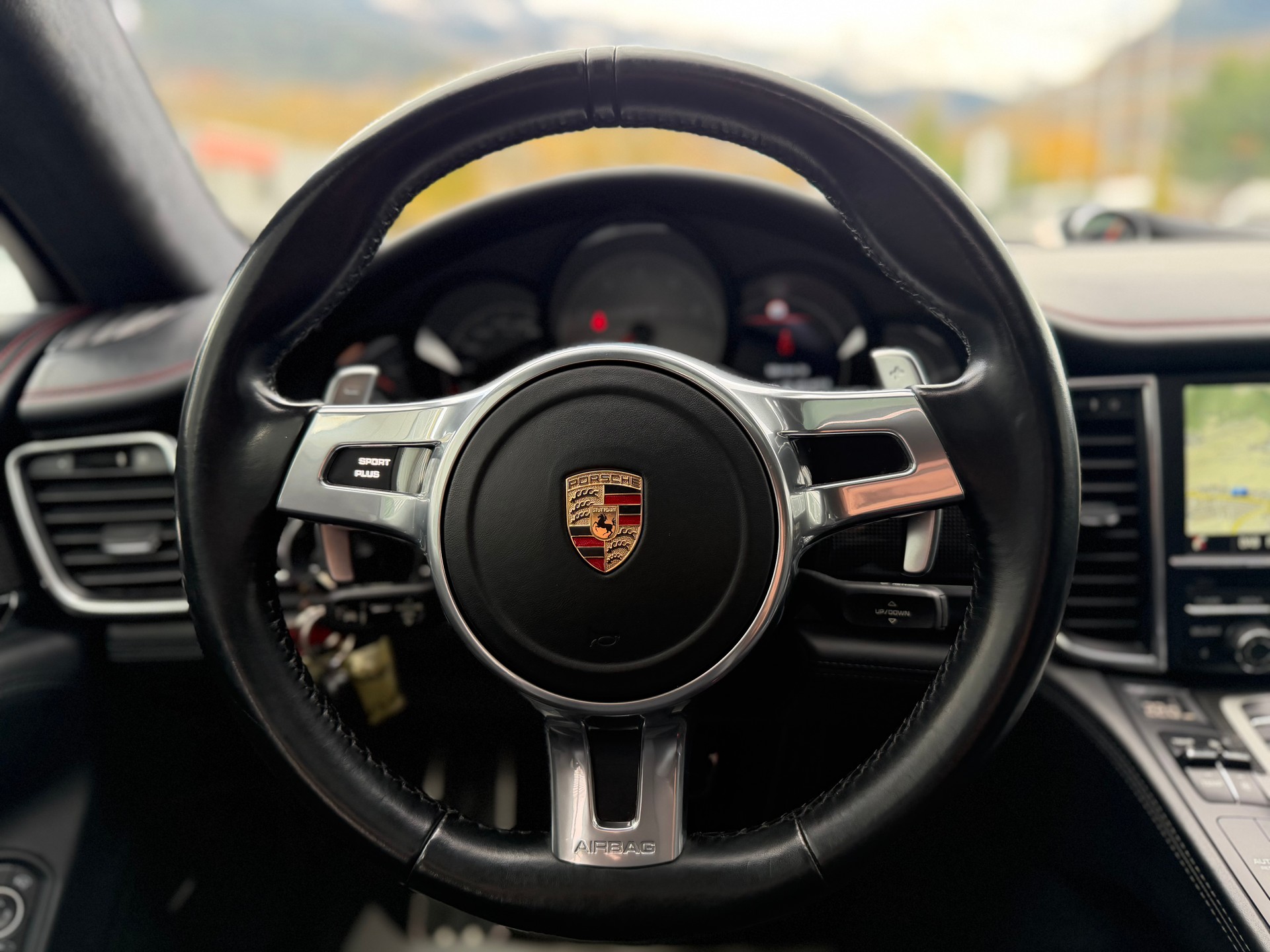 PORSCHE Panamera GTS 4.8 PDK-image-11