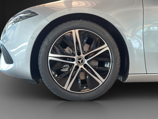 MERCEDES-BENZ A 220 d 8G-DCT-image-12
