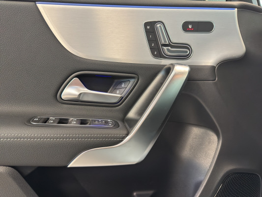 MERCEDES-BENZ A 220 d 8G-DCT-image-9