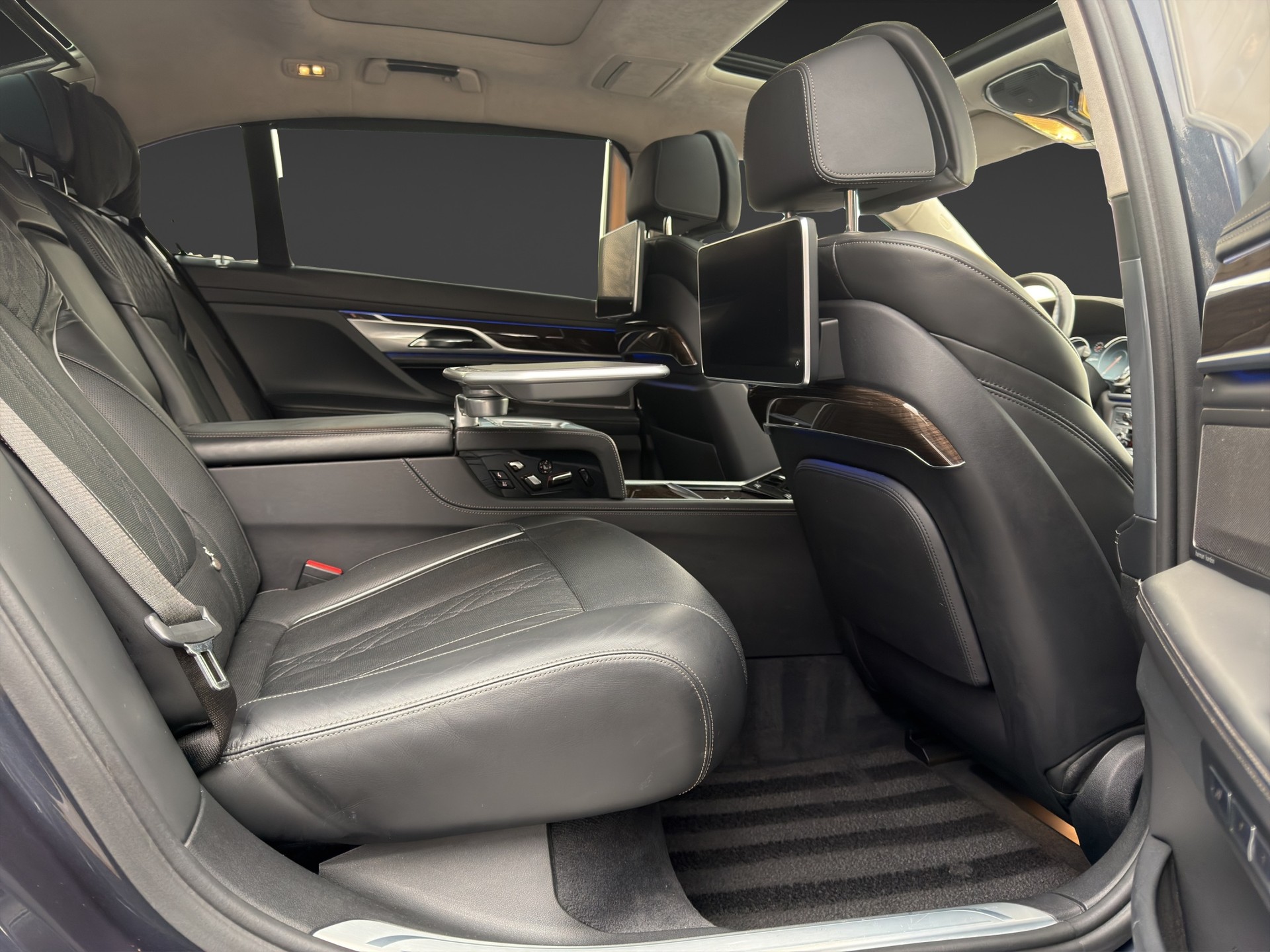 BMW 740Le xDrive iPerformance Steptronic-image-12
