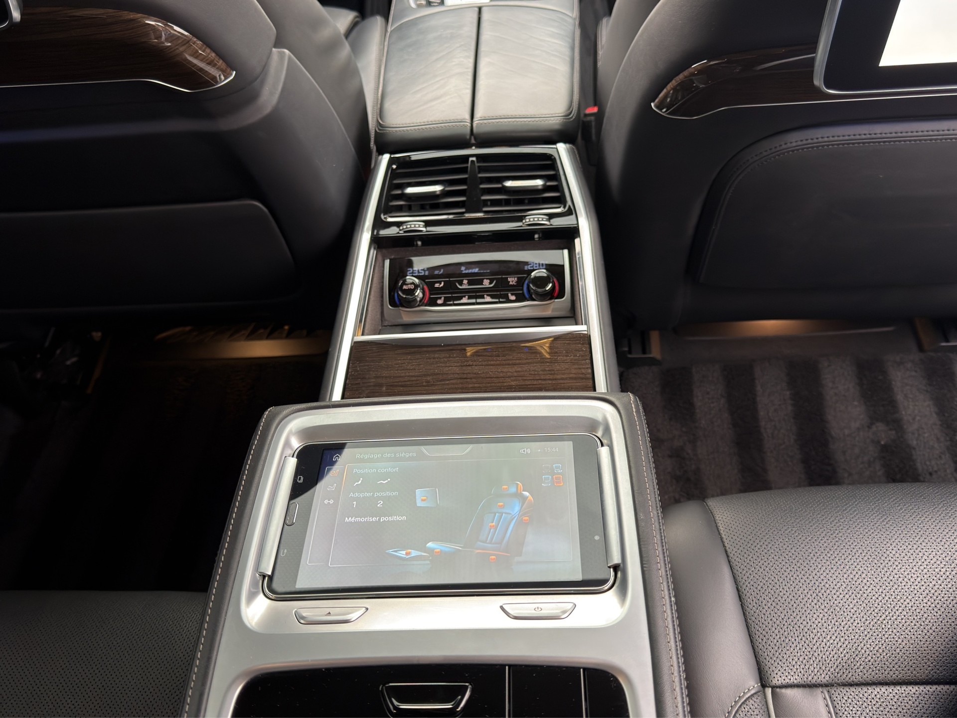 BMW 740Le xDrive iPerformance Steptronic-image-14