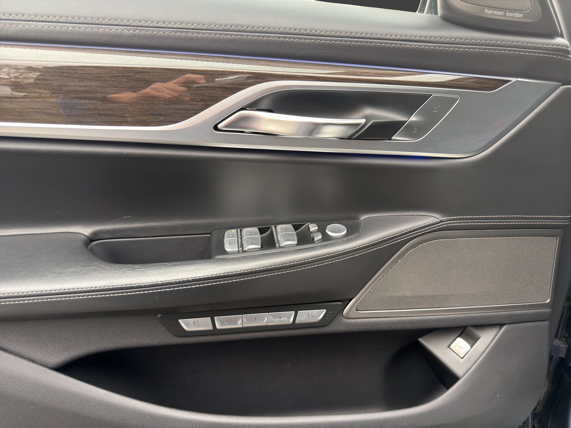 BMW 740Le xDrive iPerformance Steptronic-image-15