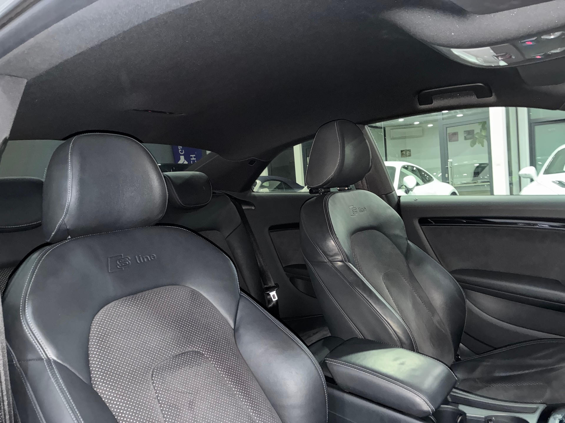 AUDI A5 Coupé 2.0 TDI quattro S-tronic-image-12