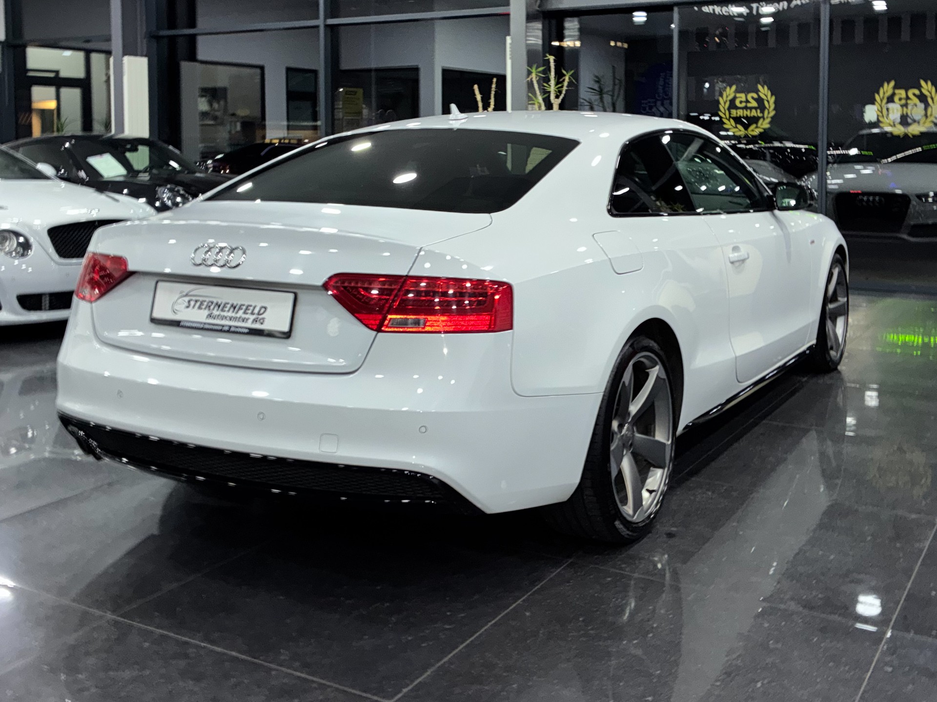 AUDI A5 Coupé 2.0 TDI quattro S-tronic-image-5
