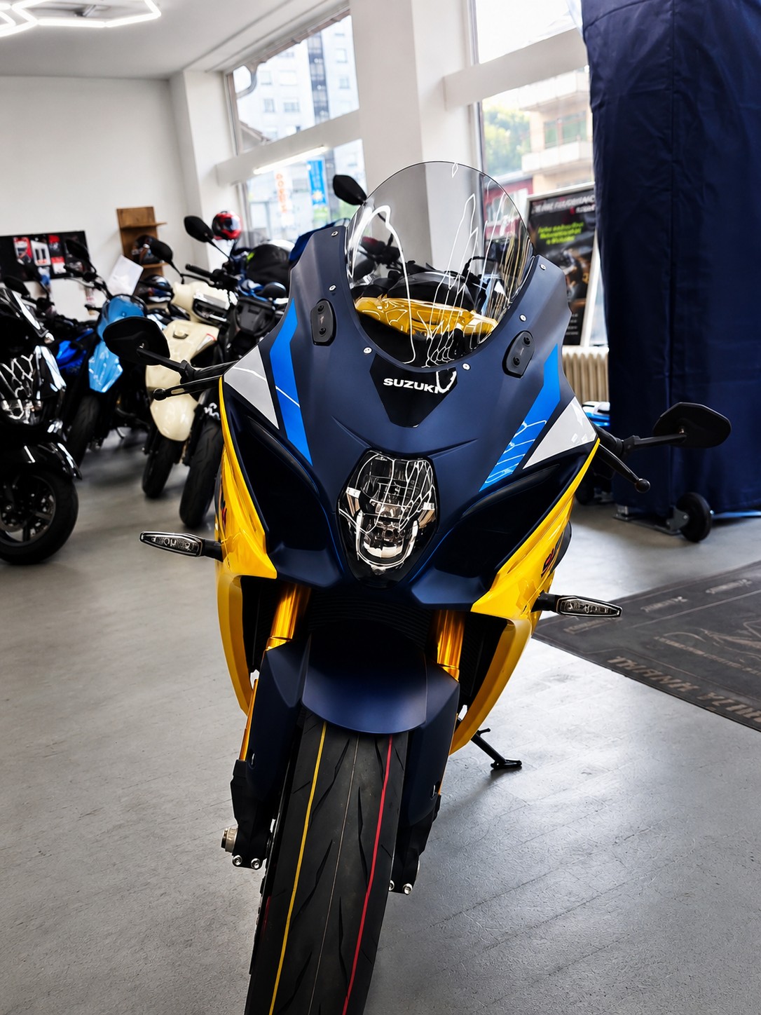 SUZUKI GSX-R1000R 40th Anniversary Edition-showroom-element-1