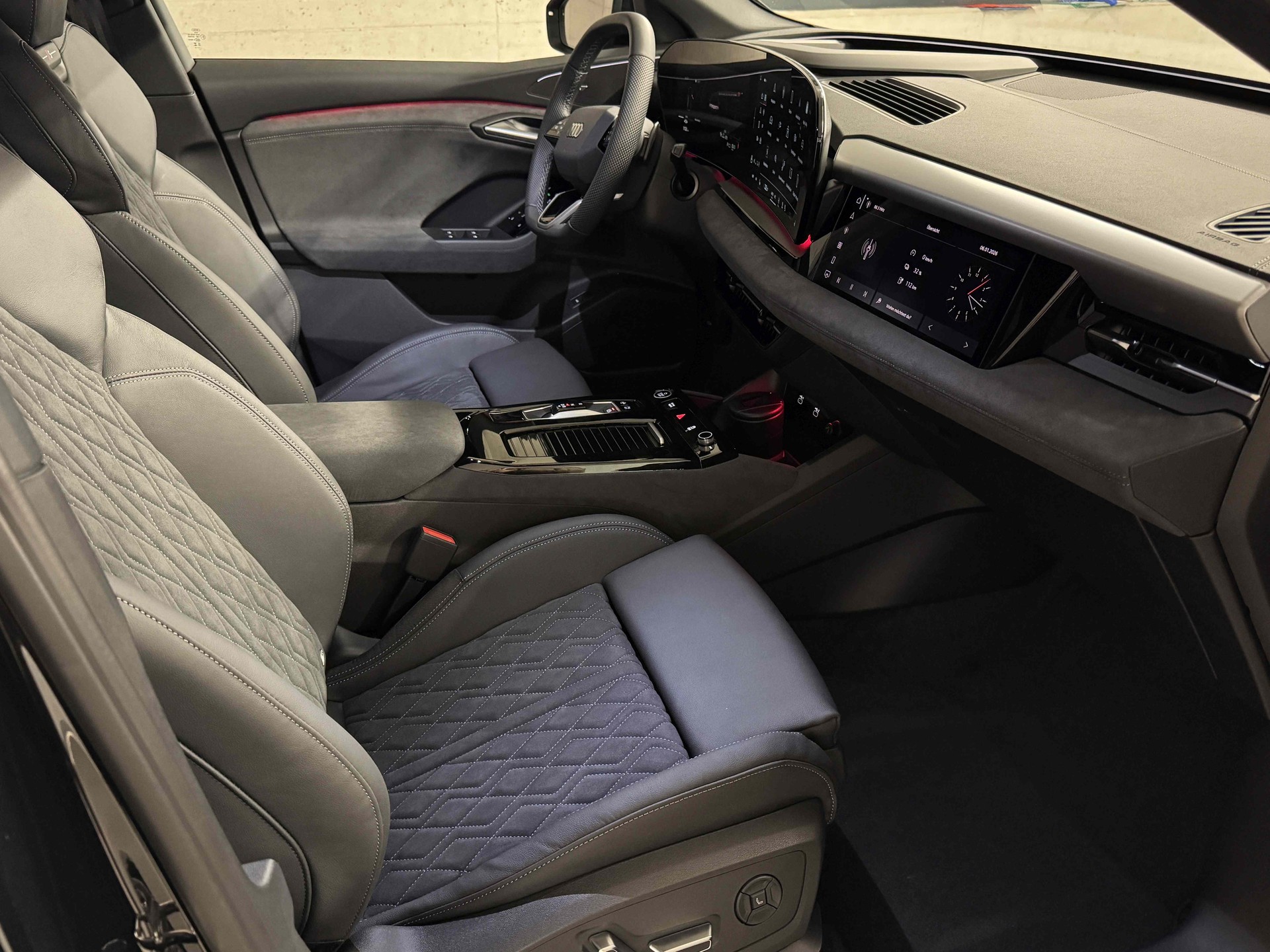AUDI Q6 e-tron quattro-image-9