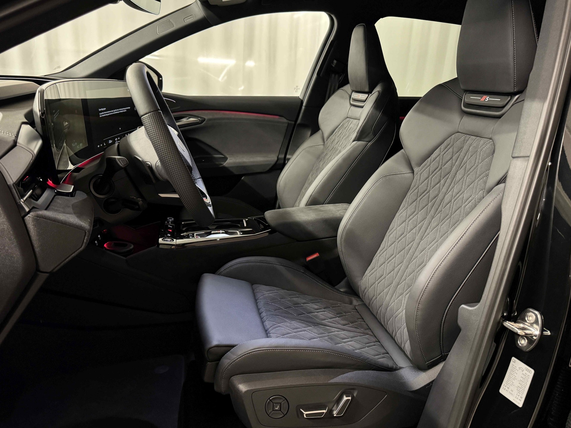 AUDI Q6 e-tron quattro-image-7
