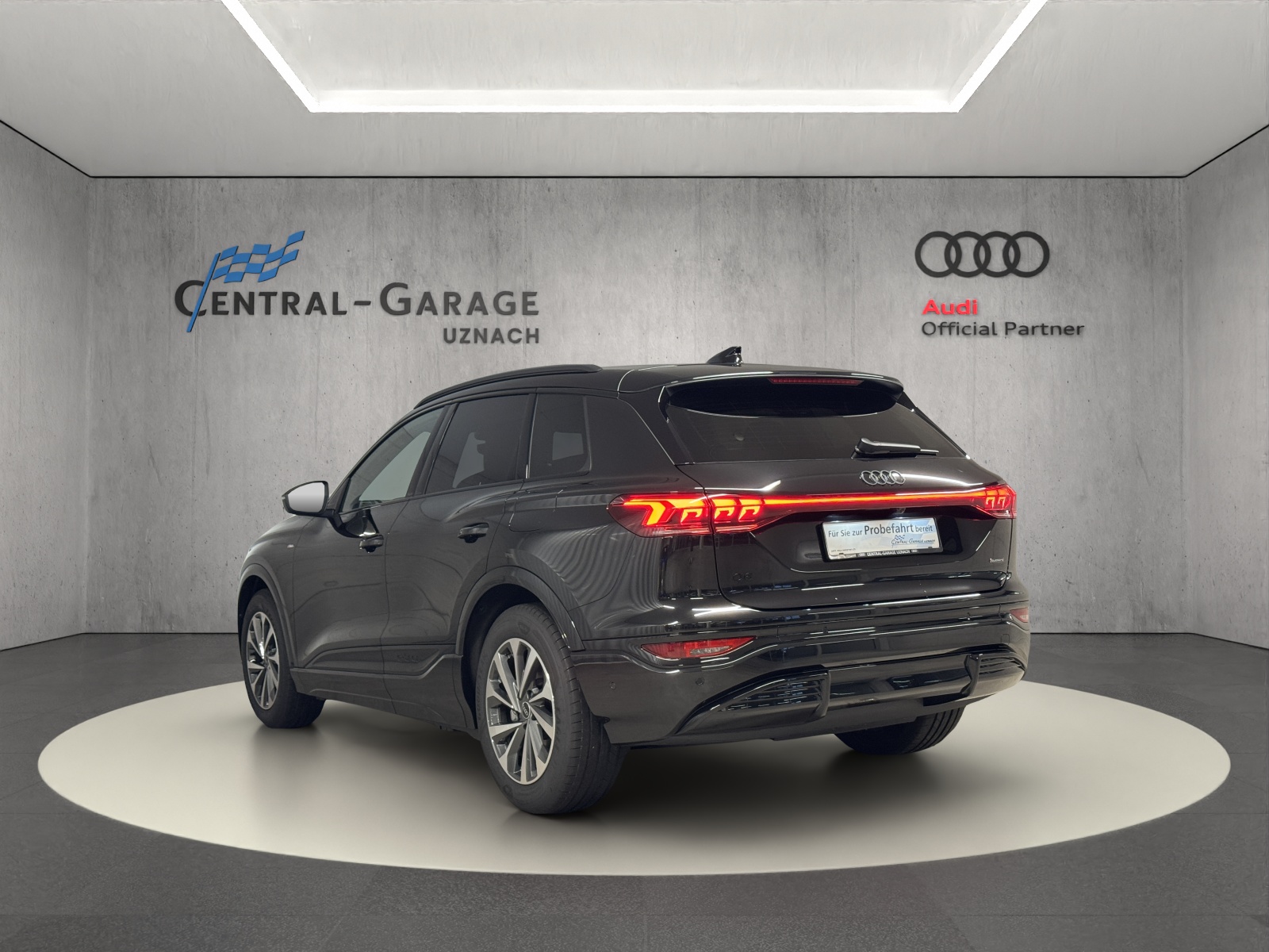 AUDI Q6 e-tron quattro-image-2