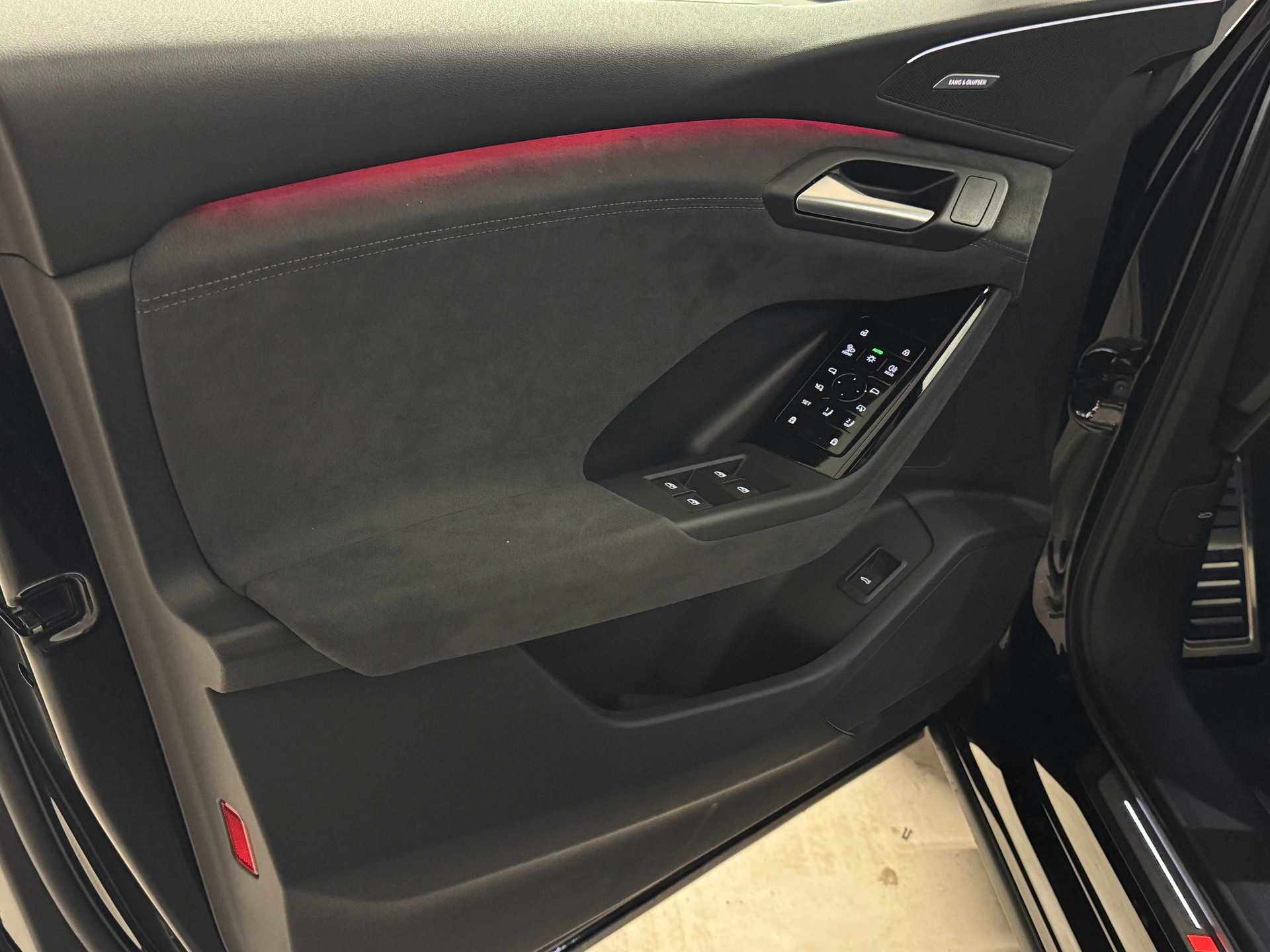 AUDI Q6 e-tron quattro-image-11