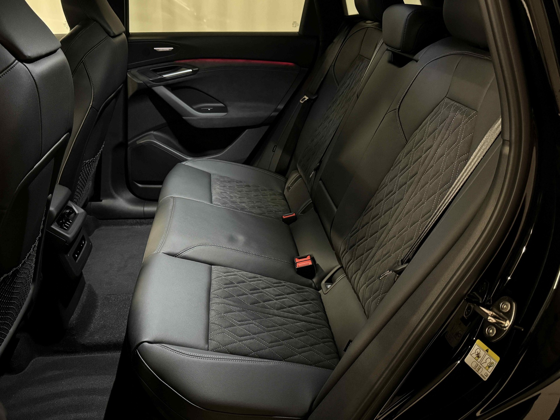 AUDI Q6 e-tron quattro-image-14