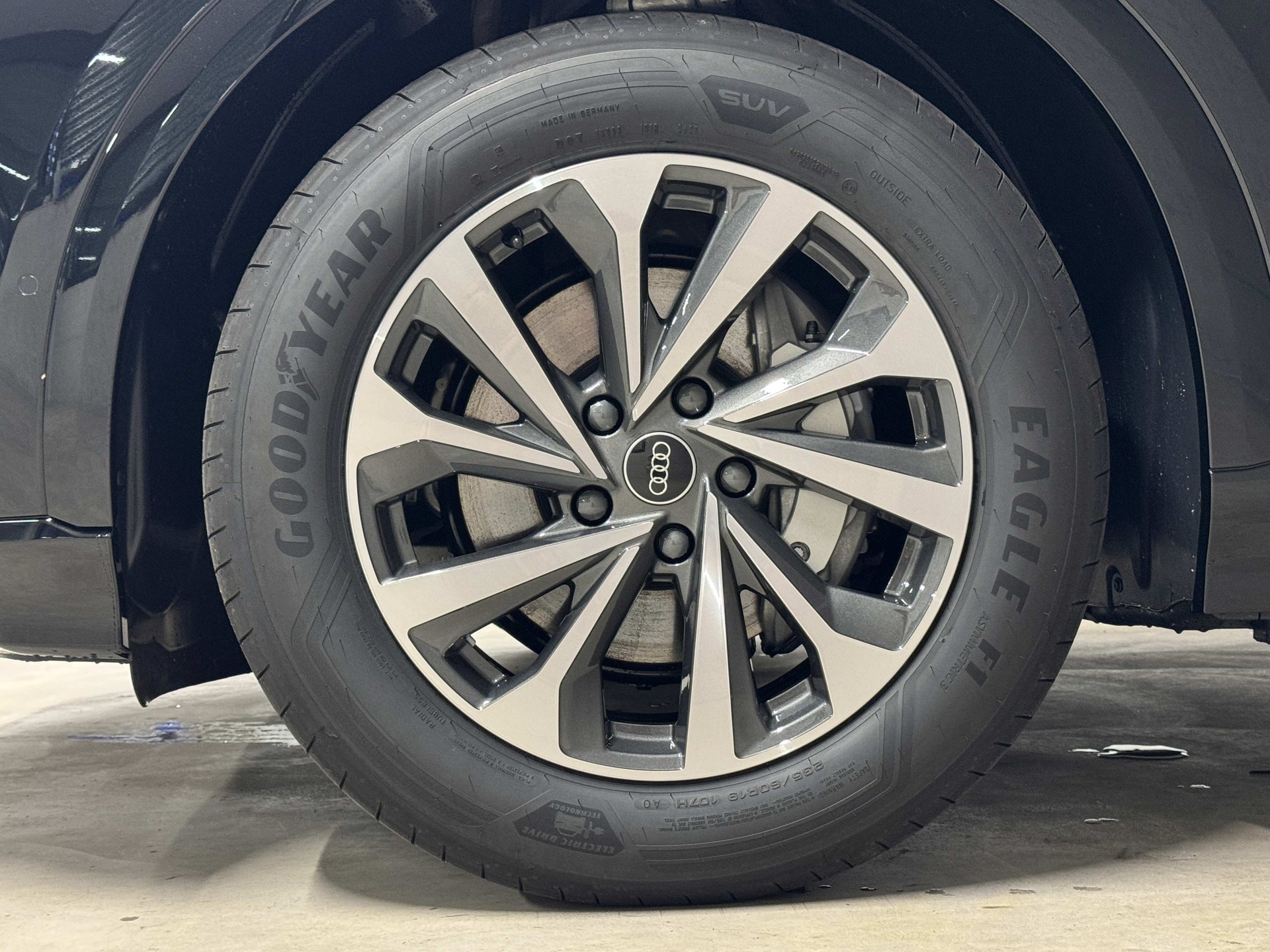 AUDI Q6 e-tron quattro-image-16