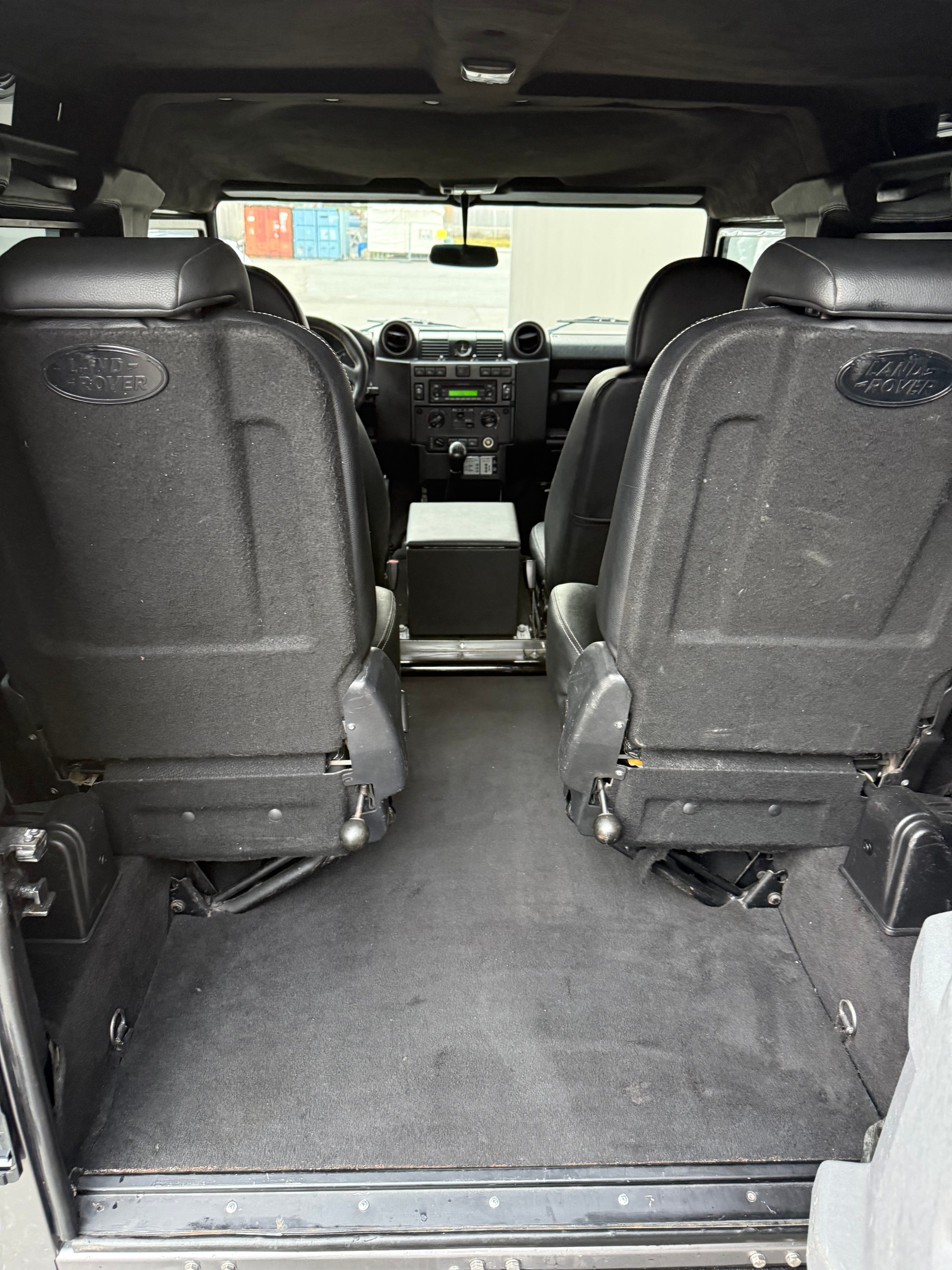 LAND ROVER Defender 90 TD4-image-9