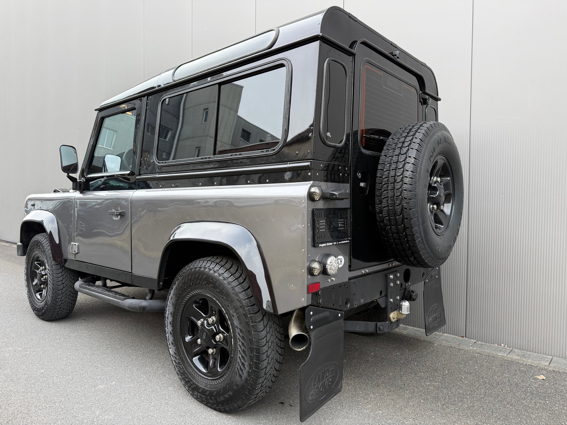 LAND ROVER Defender 90 TD4-image-2
