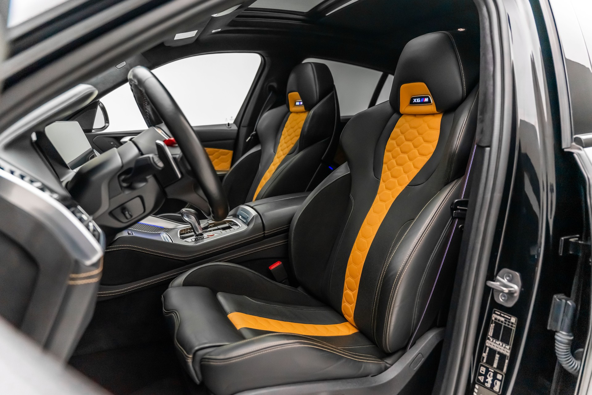 BMW X6M Steptronic M Competition-image-23