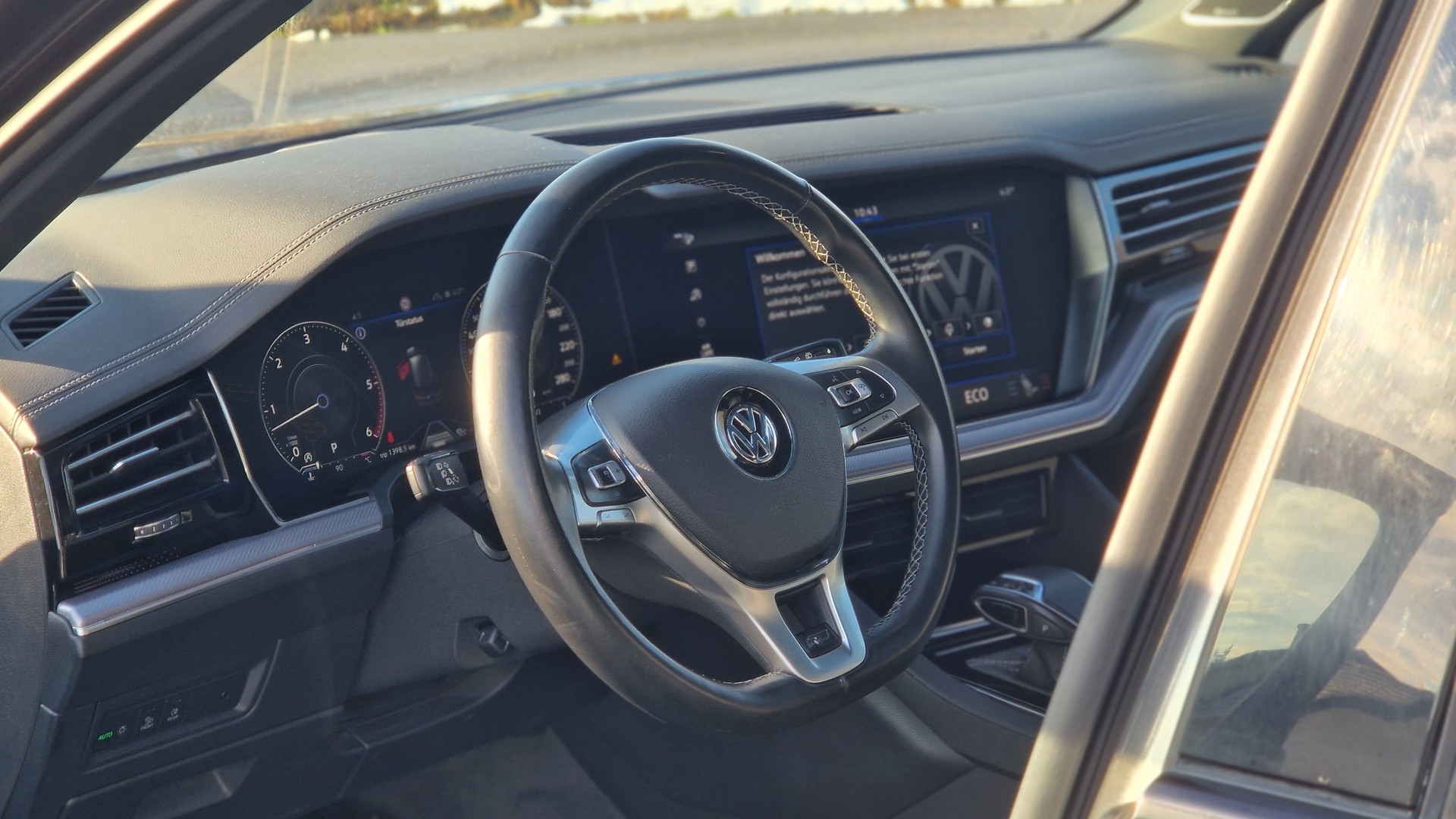 VW Touareg 3.0 TDI R Line Tiptronic-image-7