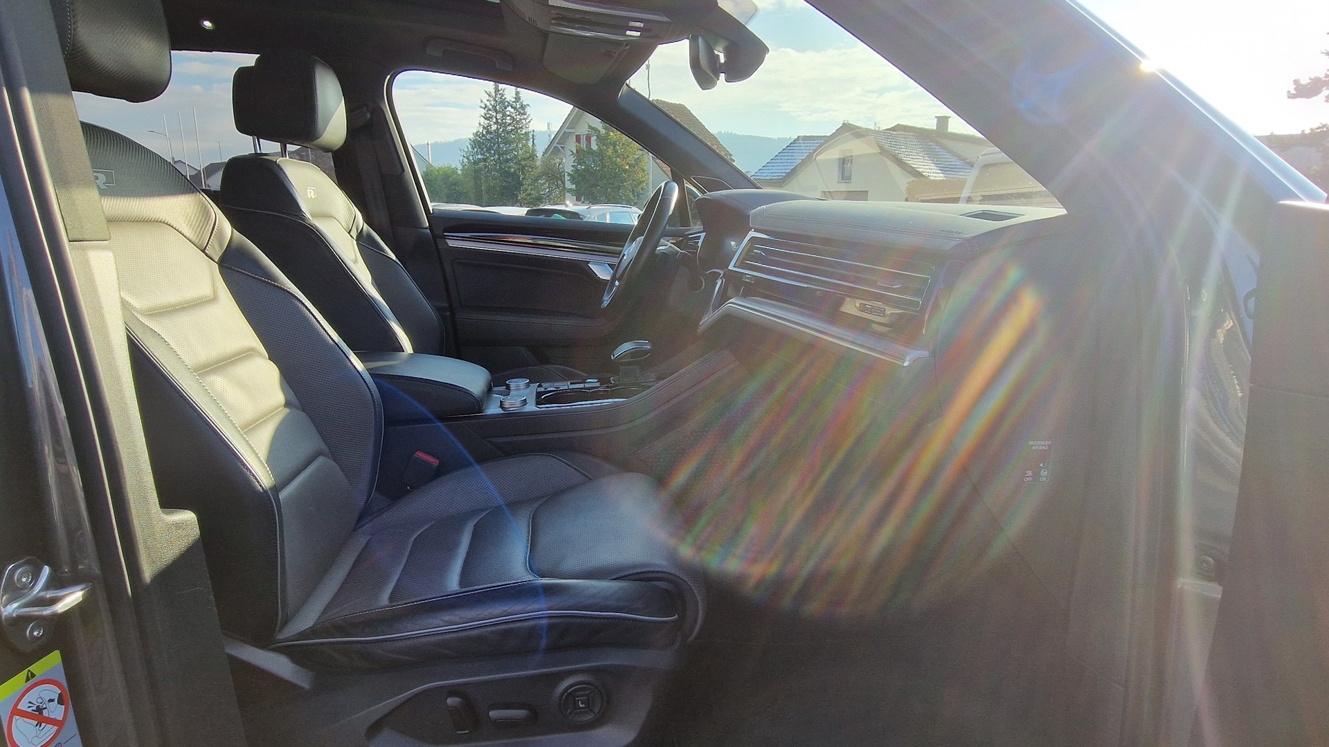 VW Touareg 3.0 TDI R Line Tiptronic-image-9