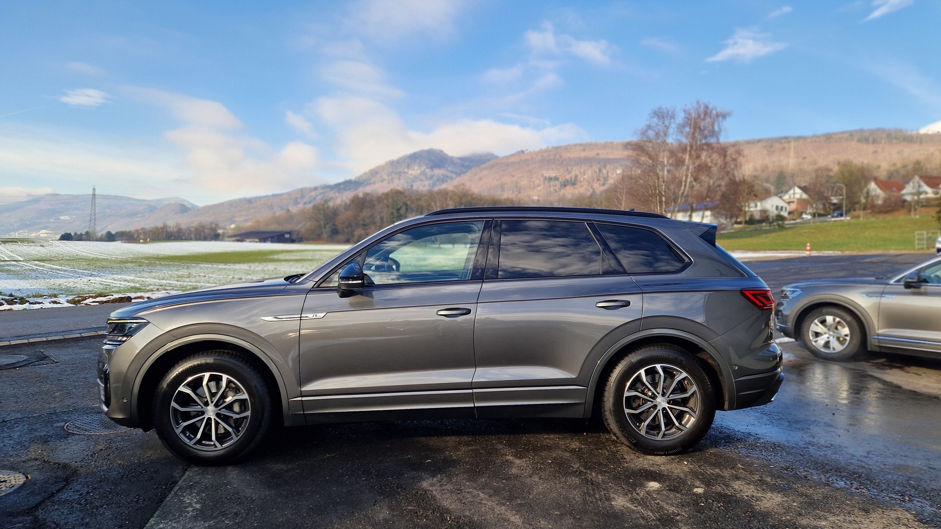 VW Touareg 3.0 TDI R Line Tiptronic-image-2