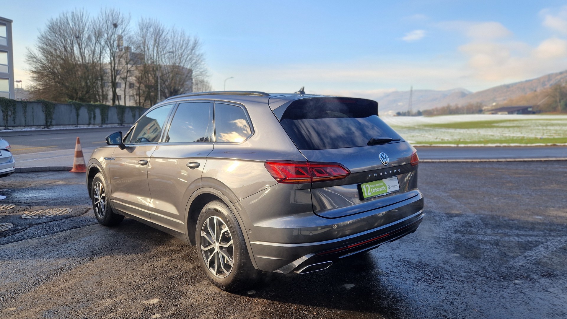 VW Touareg 3.0 TDI R Line Tiptronic-image-3
