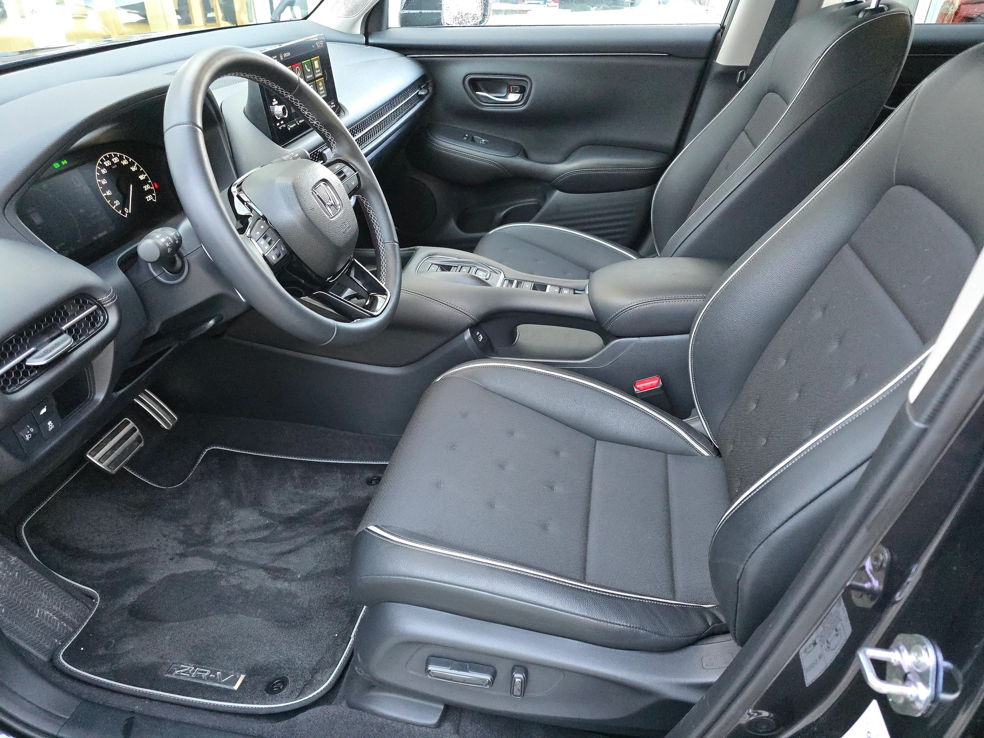 HONDA ZR-V 2.0i MMD Sport-image-2